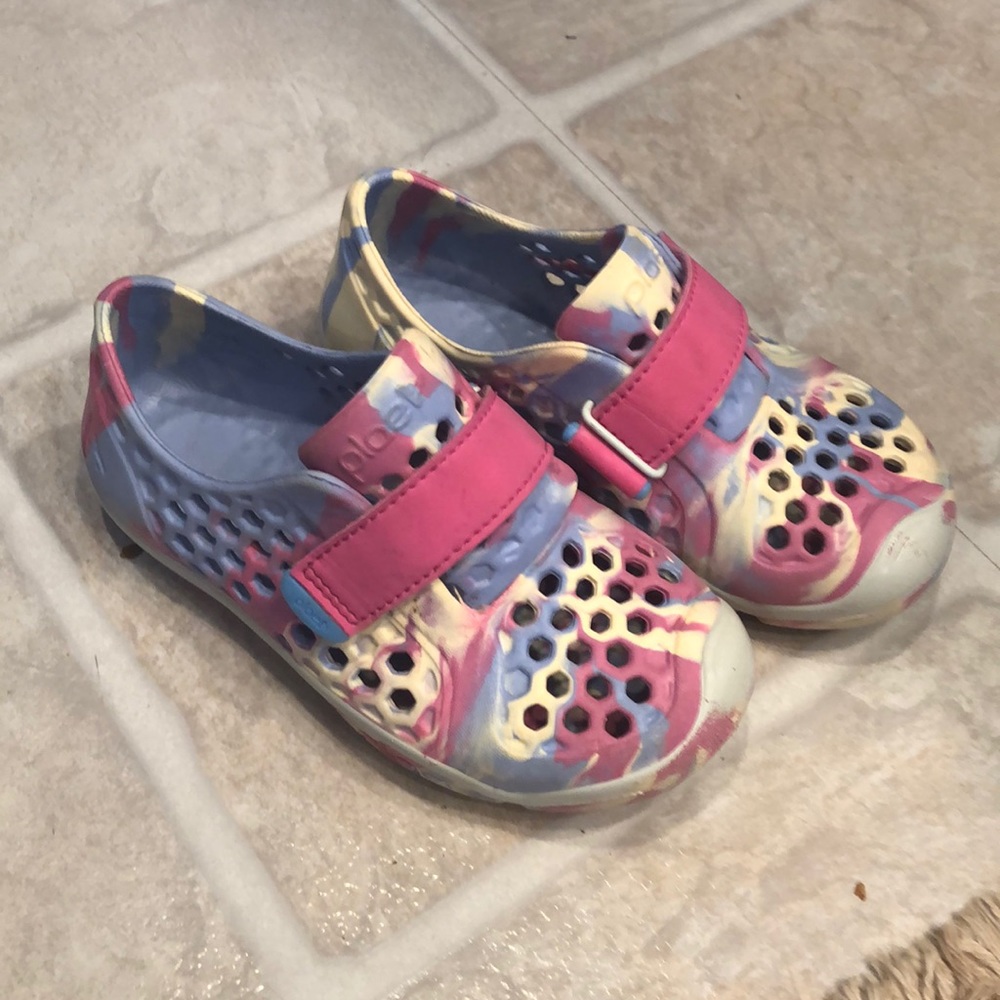 Plae Mimo size 10